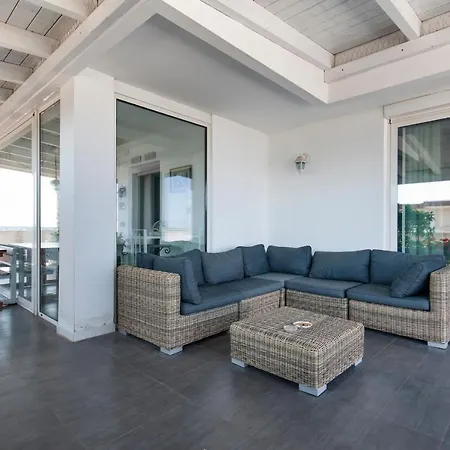 Attico White And Grey