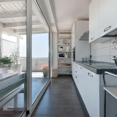Attico White And Grey