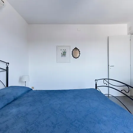 Apartment Attico White And Grey Lecce