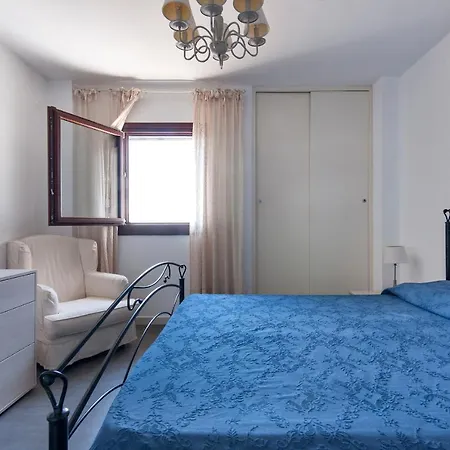 Attico White And Grey Apartment *