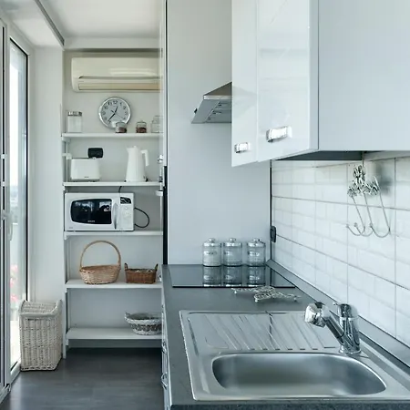 Attico White And Grey Apartment *